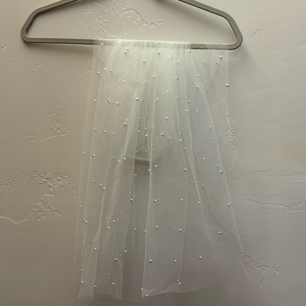 Pearl wedding veil